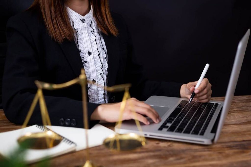 sistema jur&iacute;dico, Sistema jur&iacute;dico: veja os principais benef&iacute;cios e funcionalidades